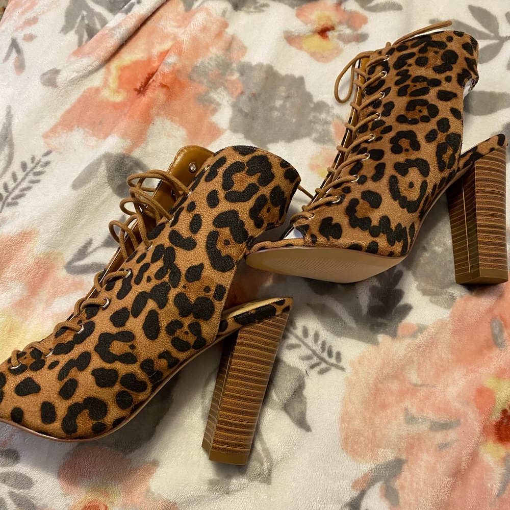Leopard Heels - Picture 2 of 4